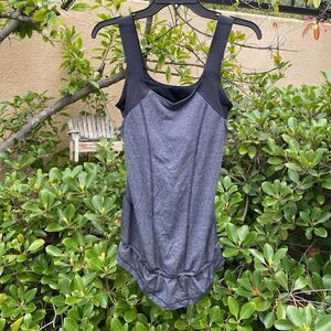 Lululemon Heathered Grey & Black Tank Top w/Cinch Waist. Size 6. VGUC!